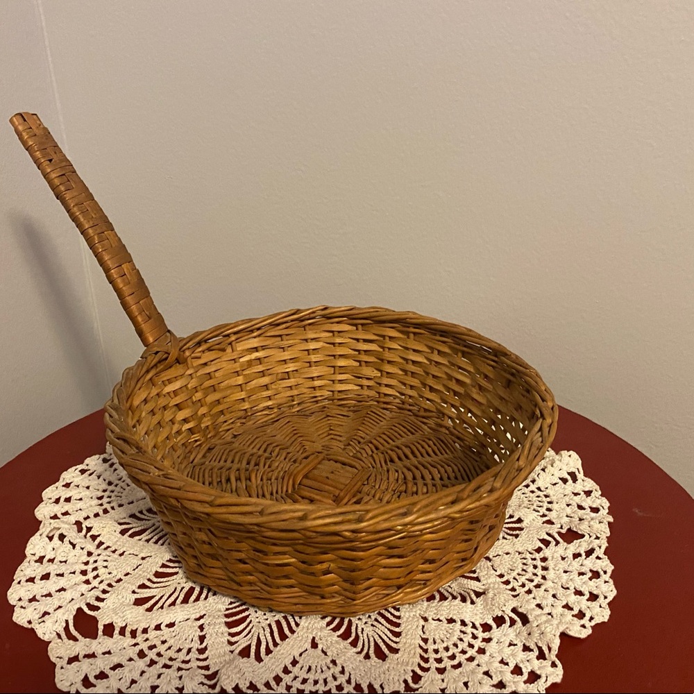 Vintage pan basket